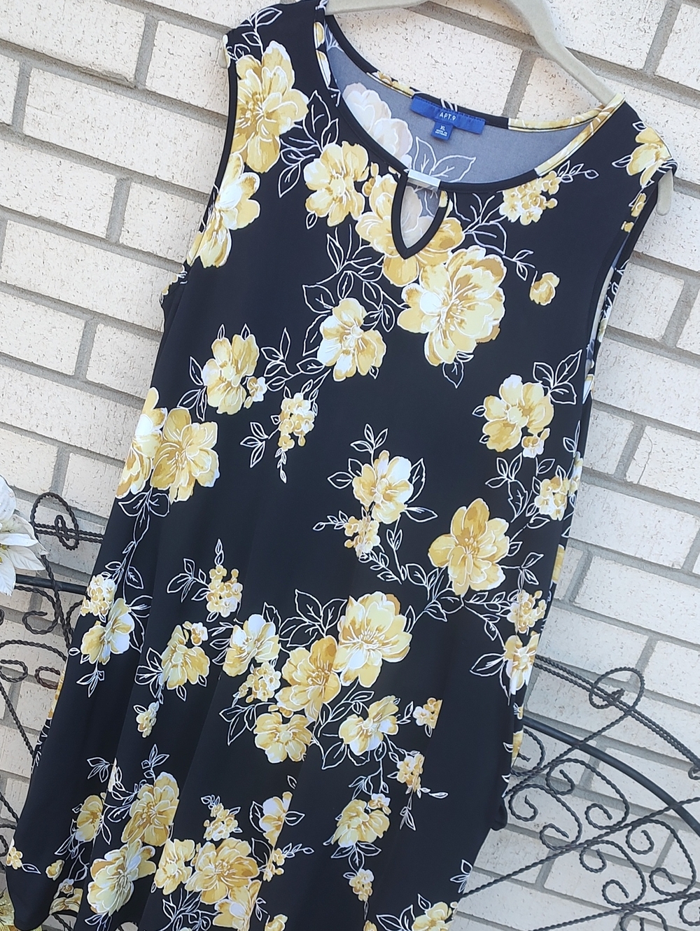Yellow 🌼 dress By APT. 9 - Picture 3 of 9